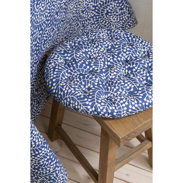 Подушка на стул круглая темно-синего цвета с принтом Спелая Смородина из коллекции Scandinavian touch, 40 см - фото 5