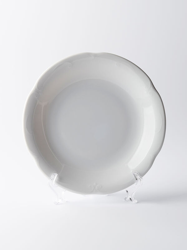 Тарелка десертная 17 см Белый Камелия, Cmielow