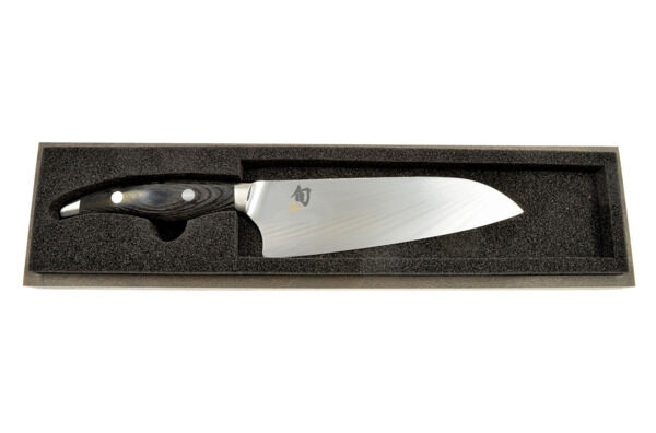 Нож поварской Сантоку KAI Шан Нагарэ 18 см, дамасская сталь 72 слоя - фото 2