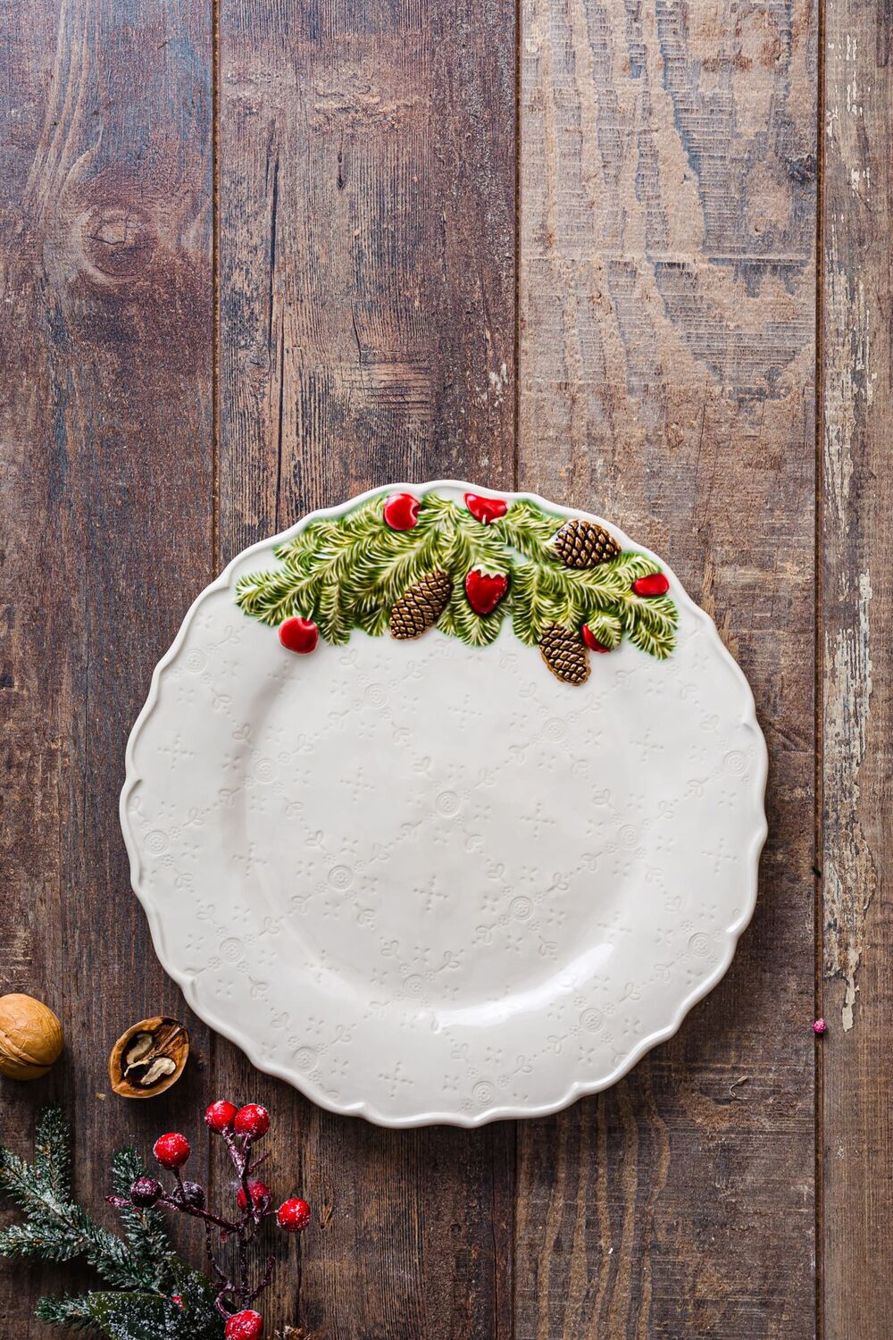 Тарелка обеденная Bordallo Pinheiro Рождественская гирлянда 29,5 см, керамика - фото 2