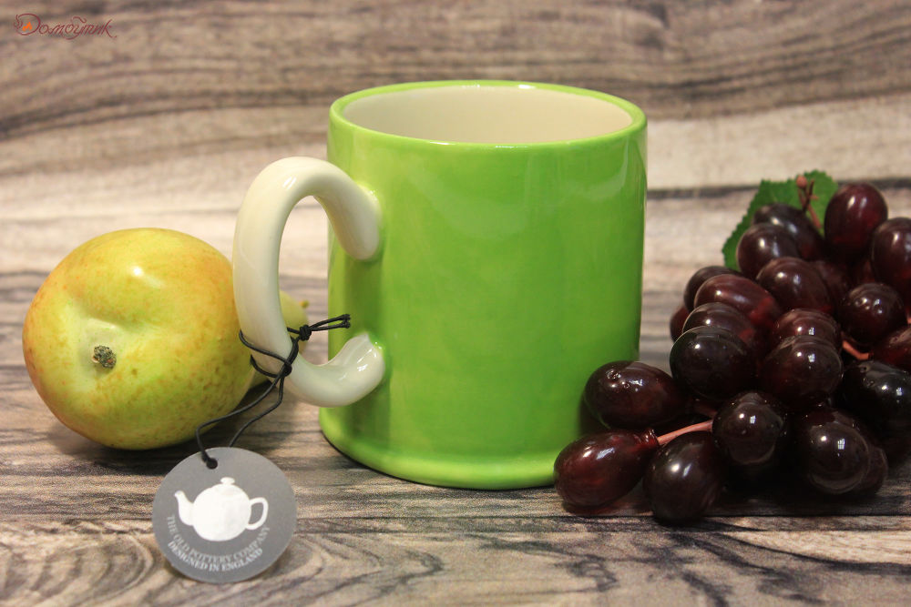 Apple cup. Чашка с яблоком. Чашка с зелеными яблоками. Постановка Кружка и яблоко. Кружка Apple.