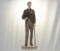 Фарфоровая статуэтка мужчины