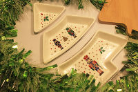 Набор для закуски "Елочка": 3 блюда на подставке "Щелкунчик" в подарочной упаковке - фото 1