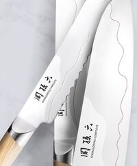 Нож поварской Шеф KAI Магороку Композит 20 см, два сорта стали, ручка светлое дерево - фото 3